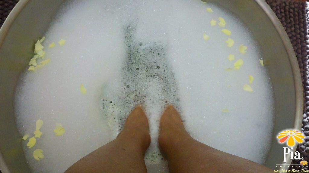 Why we use metal bowls for pedicures