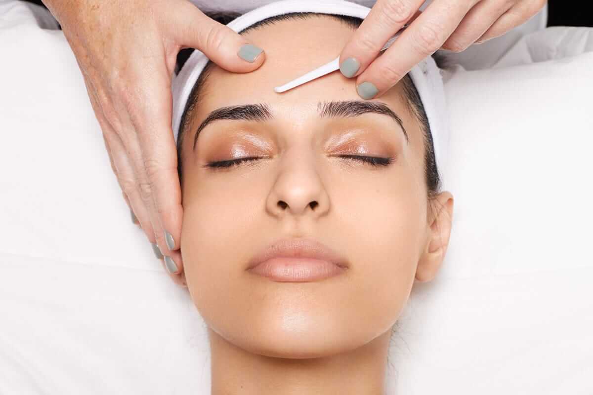 Dermaplaning in Tampa – The Best Way to Exfoliate